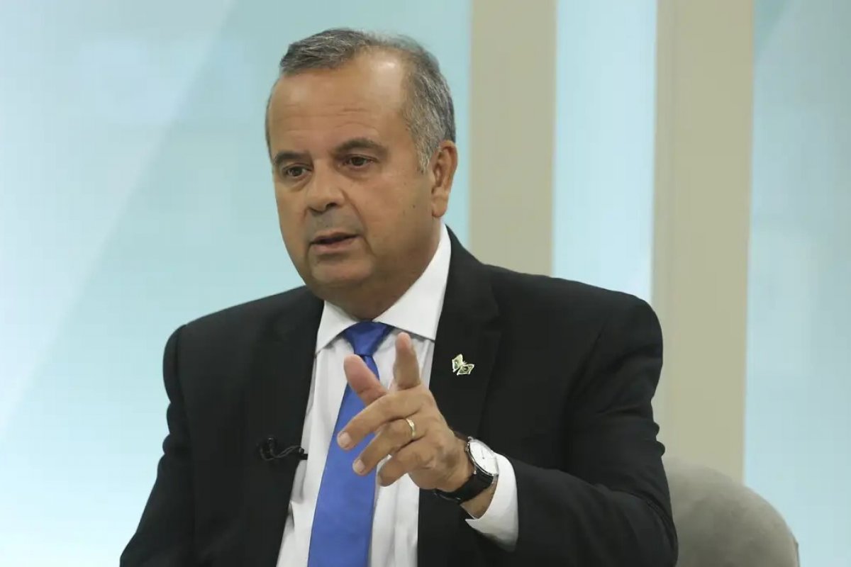 Oposição tenta adiar votação da PEC que acaba com escala 6x1 para depois das eleições
