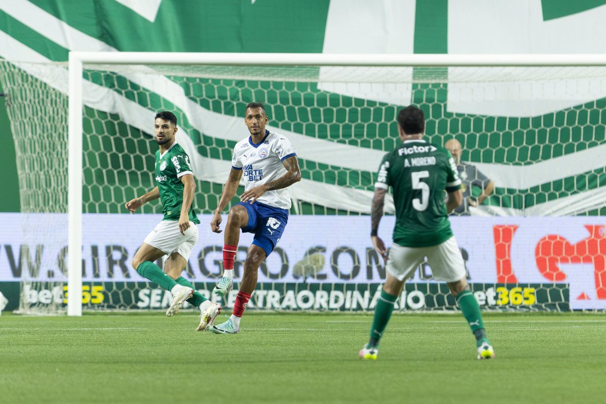 Bahia tenta voltar ao G-4 contra o vice-líder Palmeiras após pausa no Brasileirão