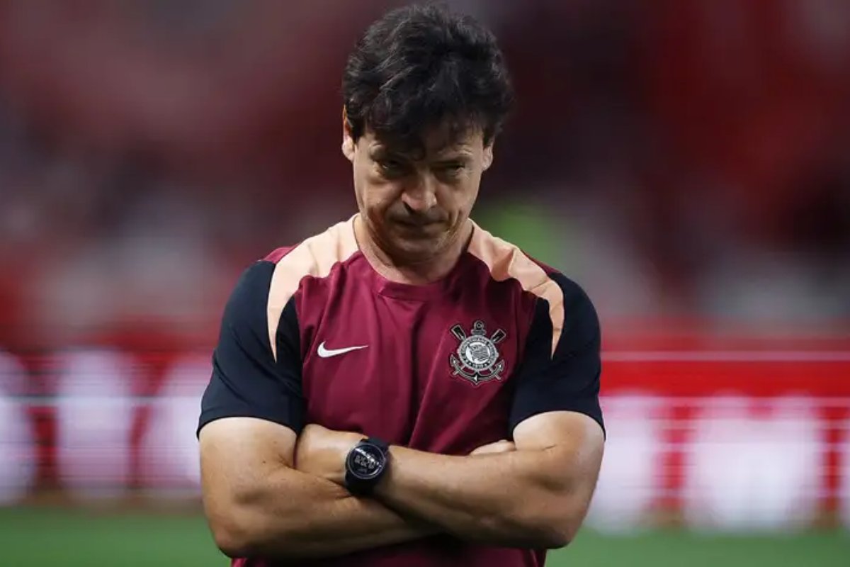 Corinthians demite Fernando Diniz após sétima derrota seguida no Brasileirão