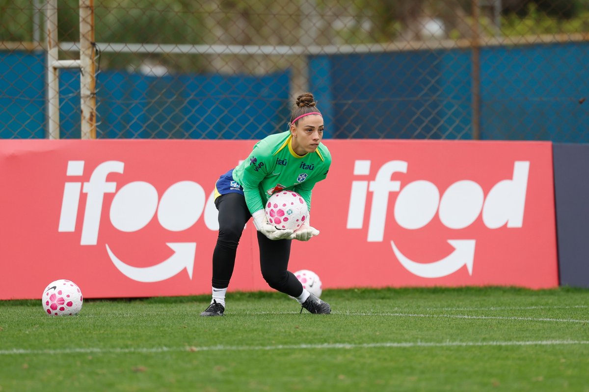 Yanne celebra 1ª convocação para a Seleção Feminina: "emoção que nunca tinha sentido"