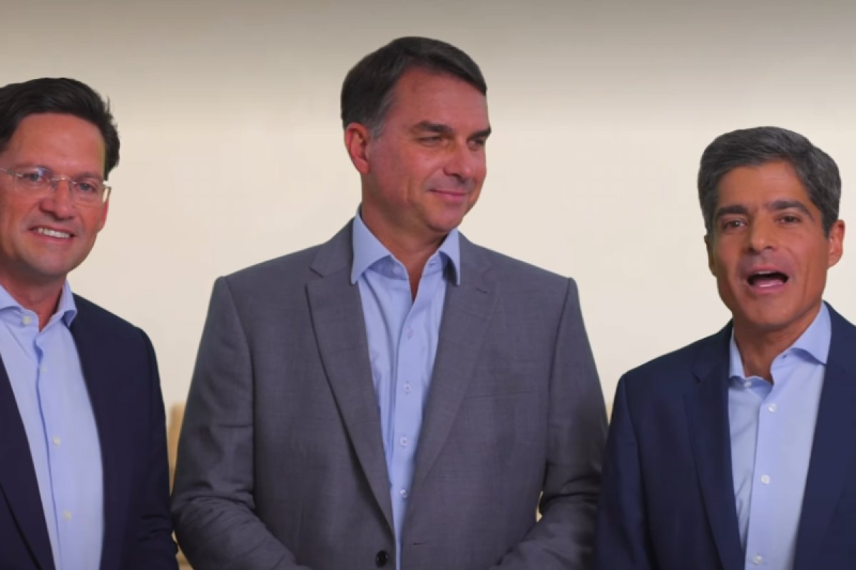 ACM Neto é criticado na web após publicar vídeo ao lado de Flávio Bolsonaro: 'Decepção pra Bahia'