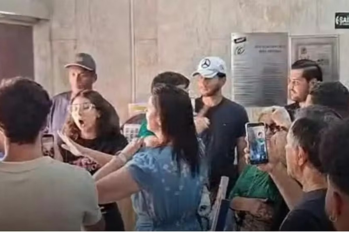 Ministério Público investiga deputada eleita após invasão de sindicato e arremesso de pés de galinha