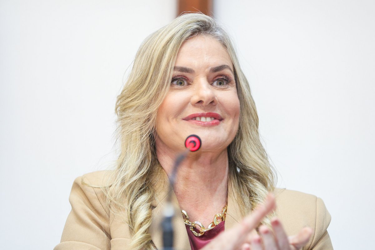 Ivana Bastos ganha apoio da oposição para seguir no comando da Alba a partir de 2027