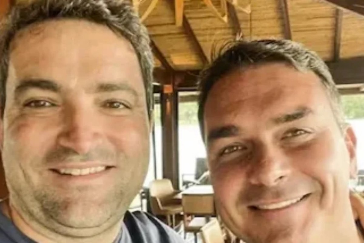 PF investiga se mulher que dirigiu 14 empresas é ‘laranja’ de advogado ligado a Flávio Bolsonaro