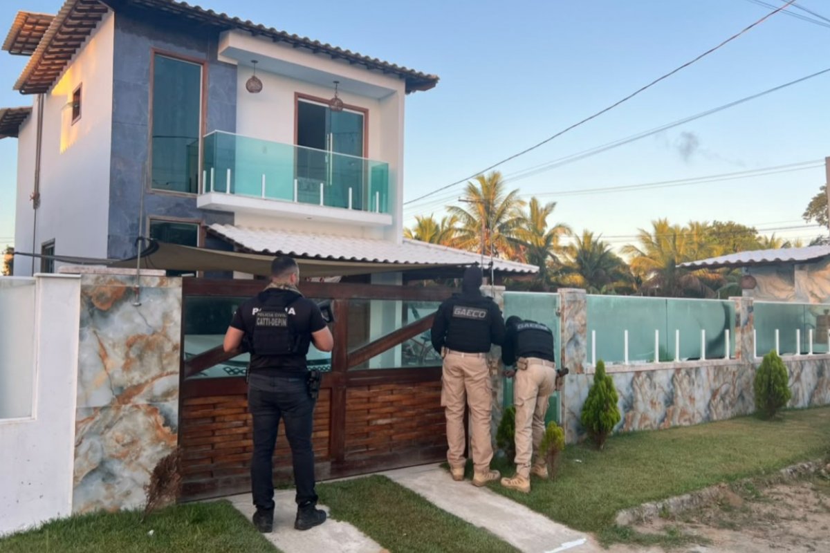 Suspeito de envolvimento em comércio ilegal de armas é alvo de operação em Porto Seguro