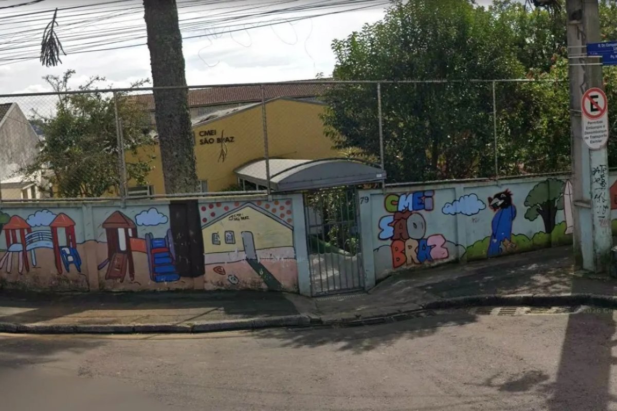 Homem que invadiu escola e fez 13 crianças reféns em Curitiba é morto 