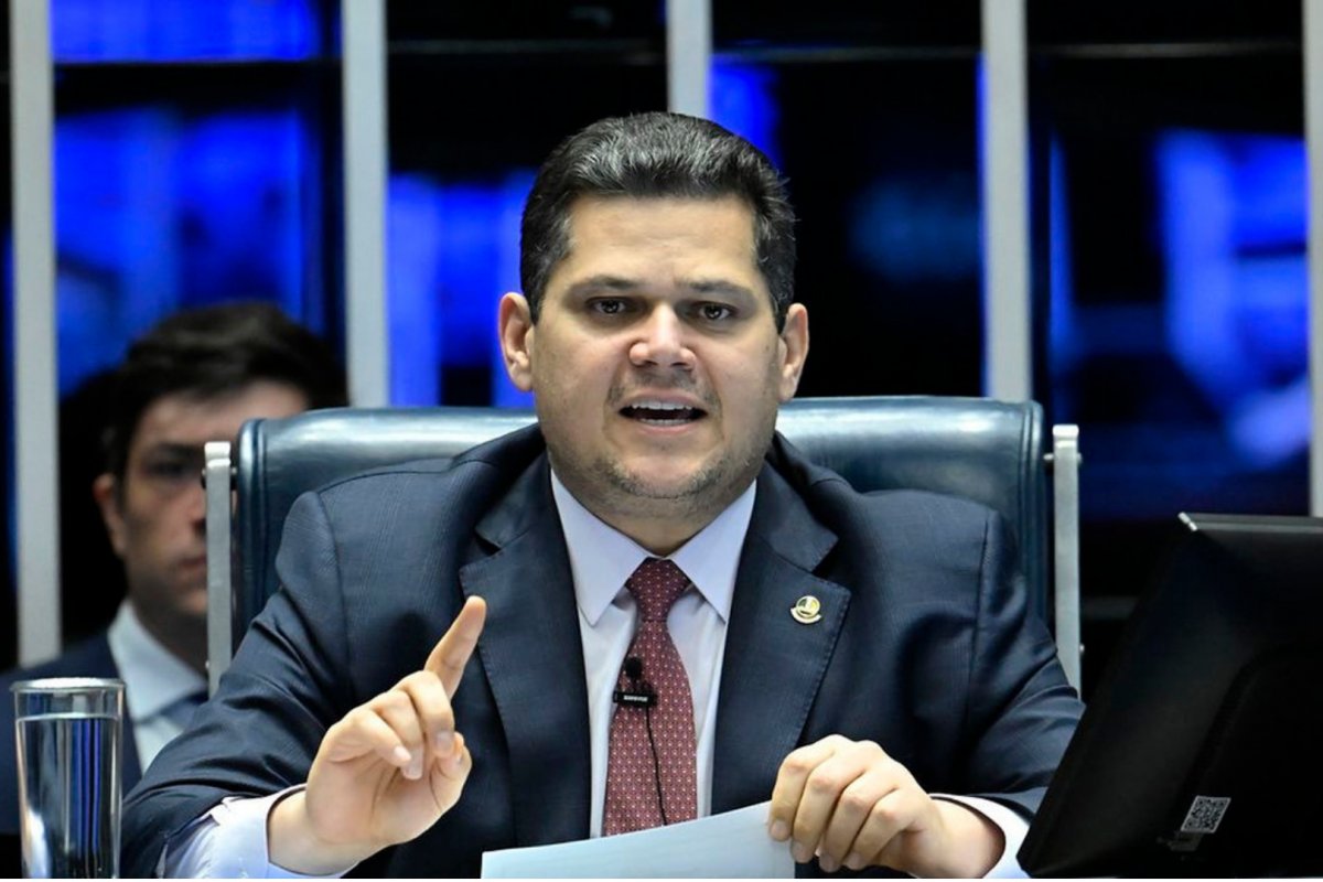 Alcolumbre marca sessões sobre fim da 6x1 no Senado, e votação pode ocorrer na quinta (15)