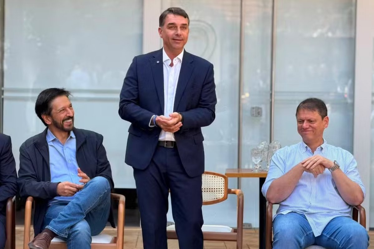 Tarcísio e Nunes confirmam ato pró-Flávio na Paulista, e prefeito nega disputa de público com Lula