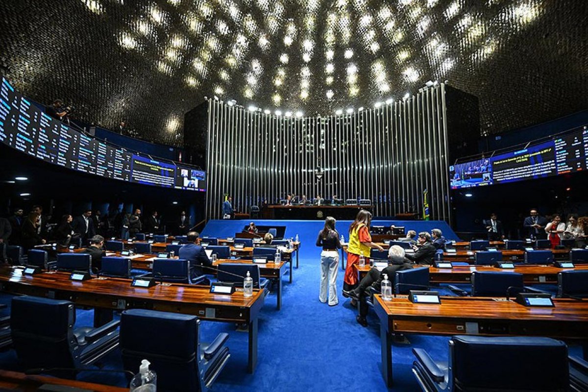 Votação em primeiro turno no Senado da PEC do fim da escala 6X1 deve ocorrer na quarta-feira (14)