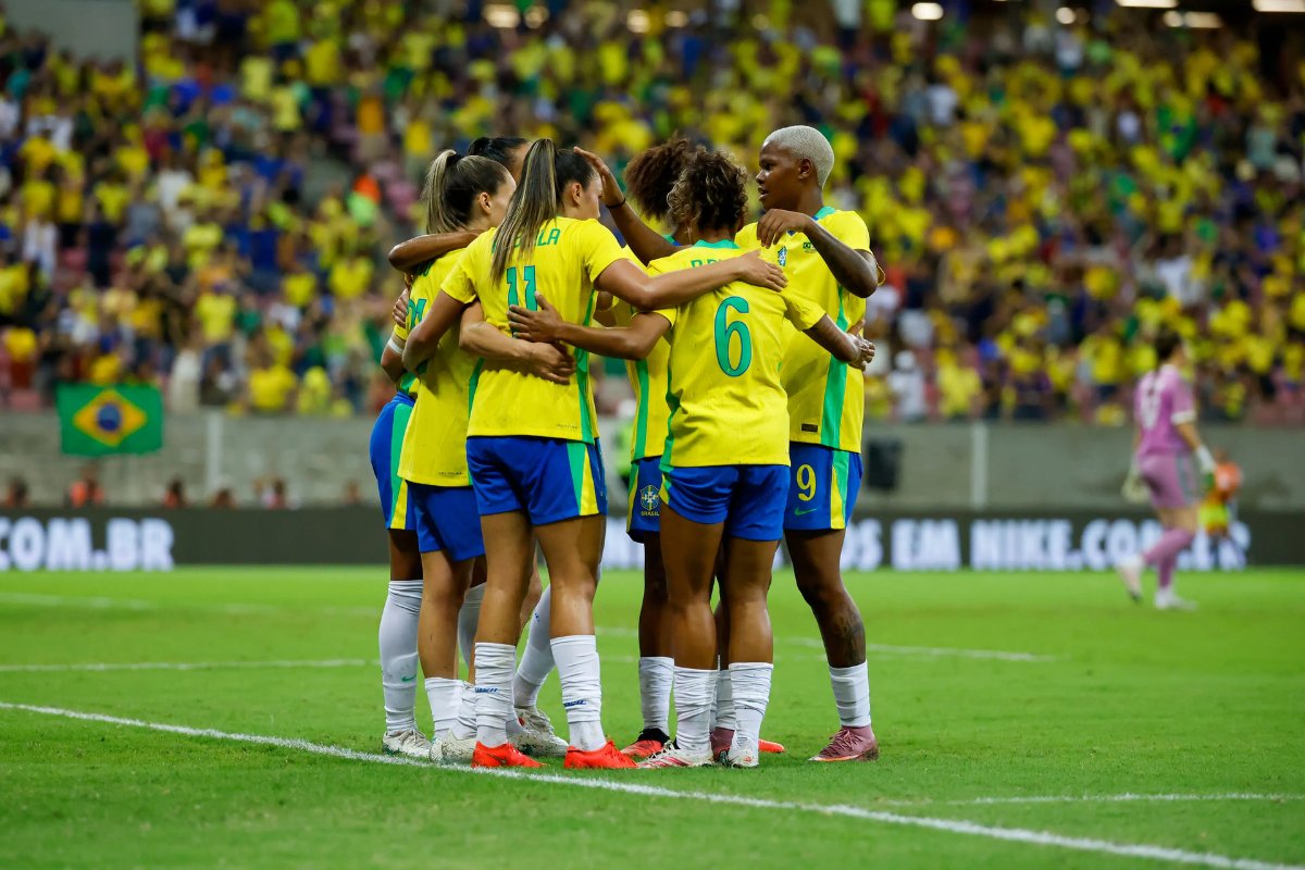 Brasil empata com Argentina e fecha Data Fifa com vitória e empate