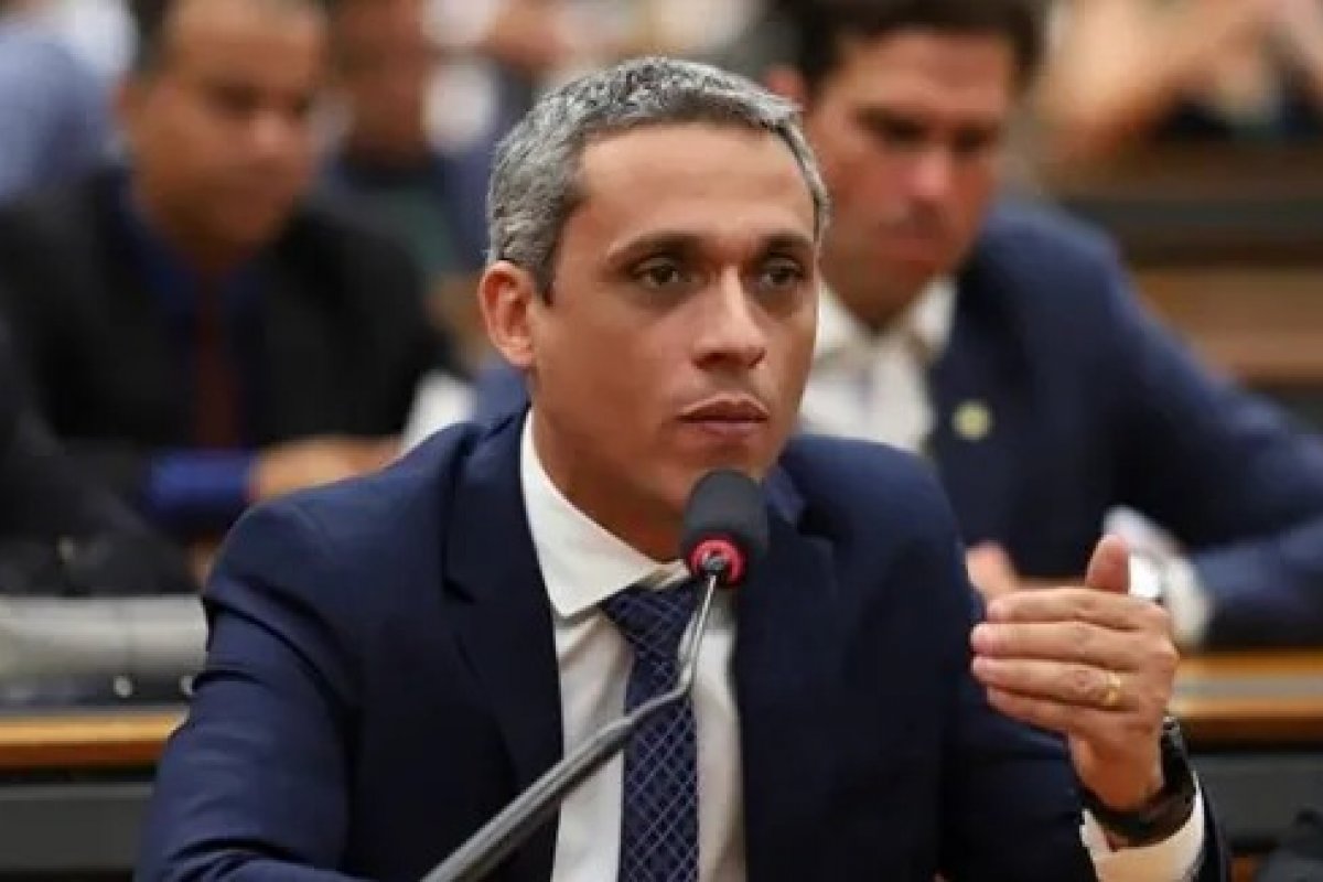 Suposto áudio de Gustavo Gayer reconhece impacto negativo em pesquisas internas do PL após 'Exército do Lula'