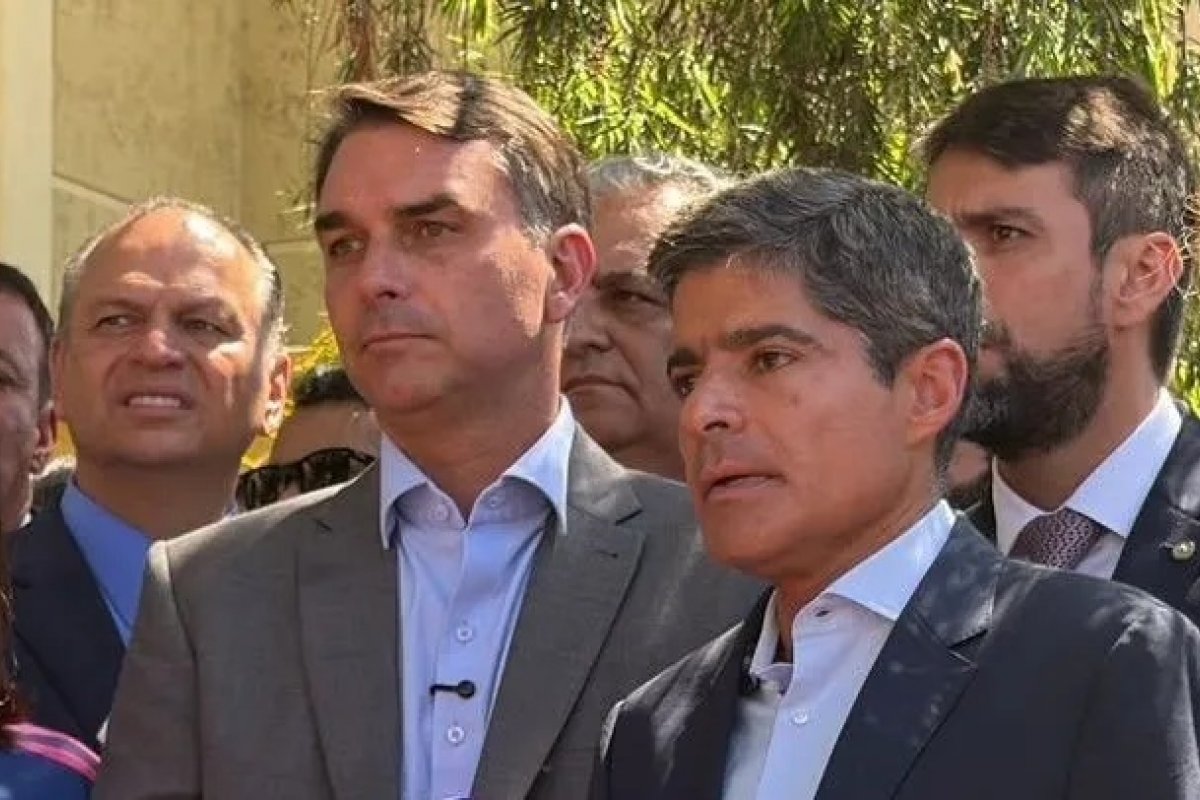 Vídeo: ACM Neto nega acordo por ministério com Flávio Bolsonaro, mas diz ter pedido "espaço" para aliados