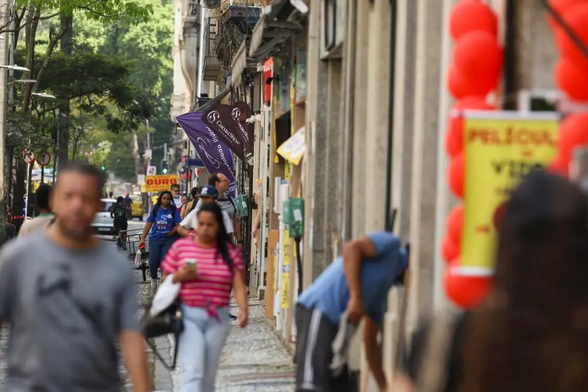 Fim da escala 6x1: veja quais profissões podem ter menos impacto com a mudança