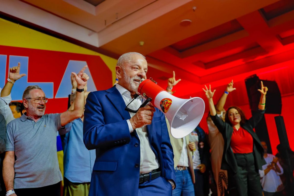 Fim da escala 6x1: entenda por que Lula não pode sancionar PEC aprovada no Congresso