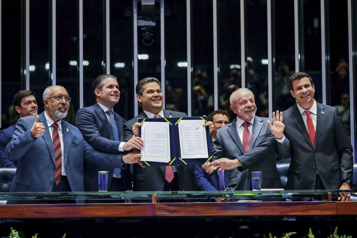 Fim da escala 6x1: publicação no Diário Oficial inicia contagem dos prazos
