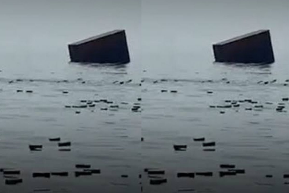Vídeo: caixas de iPhones ficam à deriva após naufrágio de cargueiro no Estreito de Ormuz