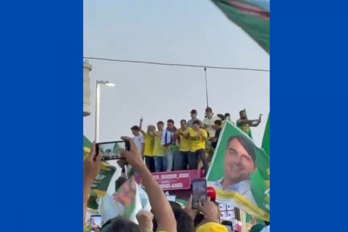 Vídeo: Flávio reúne apoiadores e lideranças políticas em caminhada na Barra, em Salvador