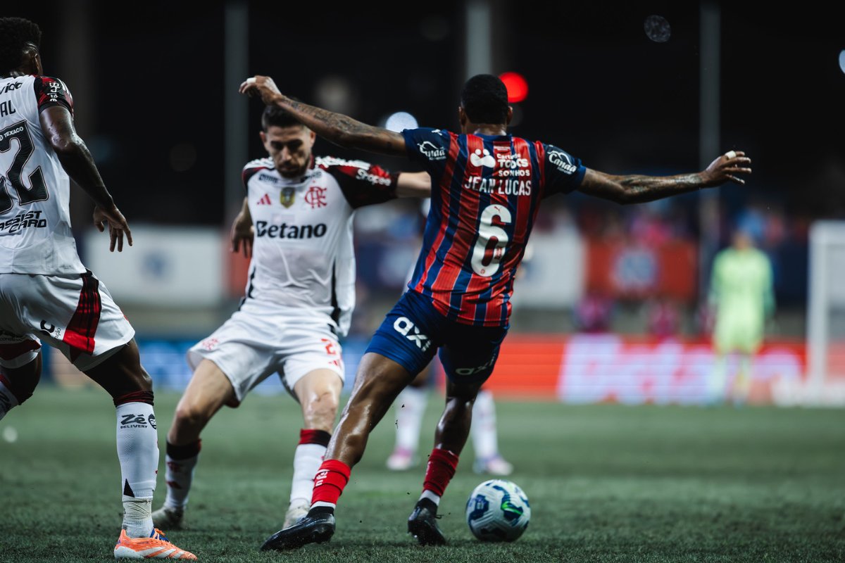 Bahia recebe Flamengo em duelo que pode mexer com a parte de cima do Brasileirão