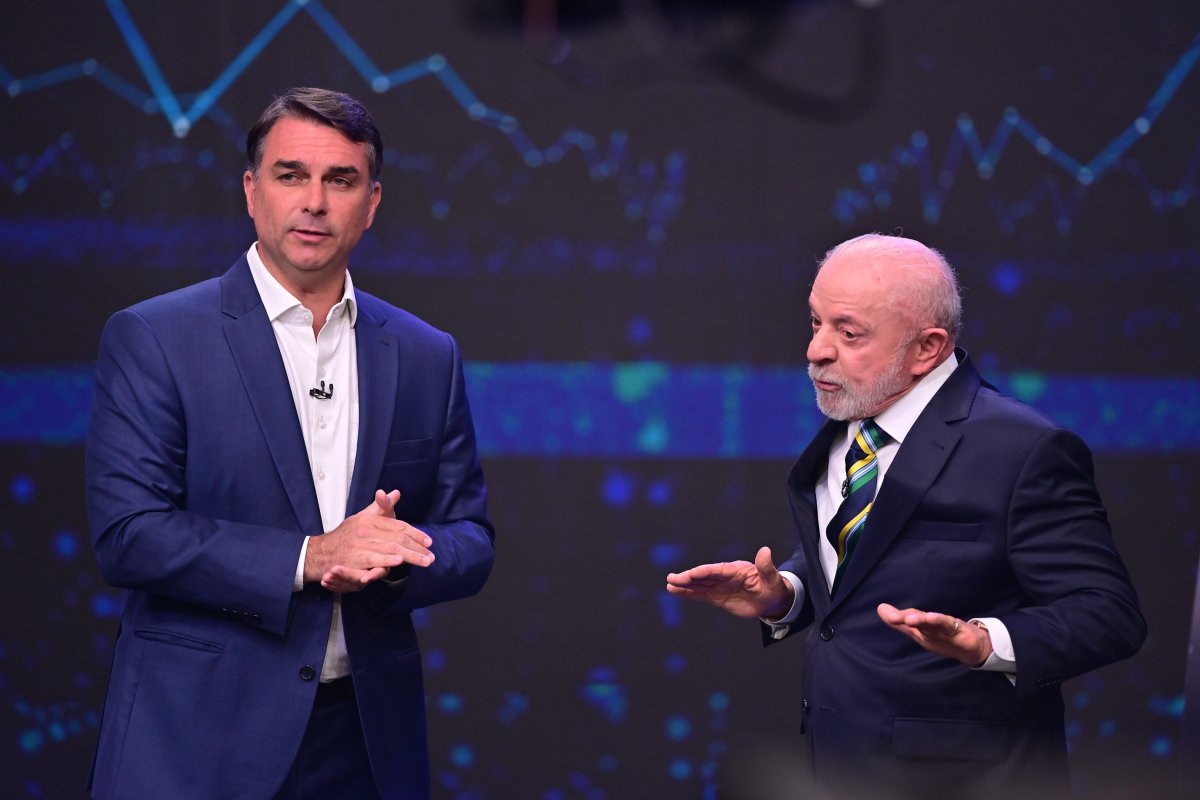 Lula diz que quer votos de 100% dos presidiários, inclusive de Jair Bolsonaro