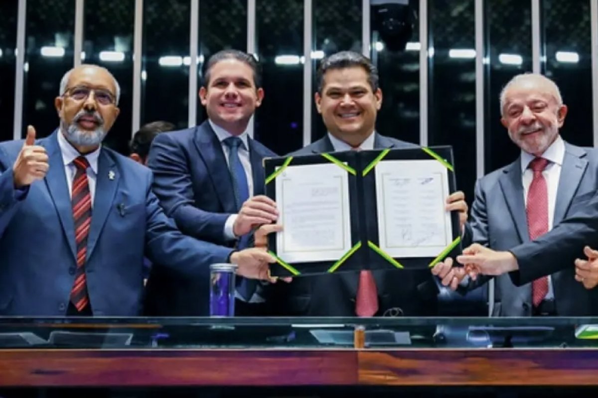 BTG/Nexus: 66,2% dos brasileiros apoiam fim da escala 6x1; 26,4% não concordam