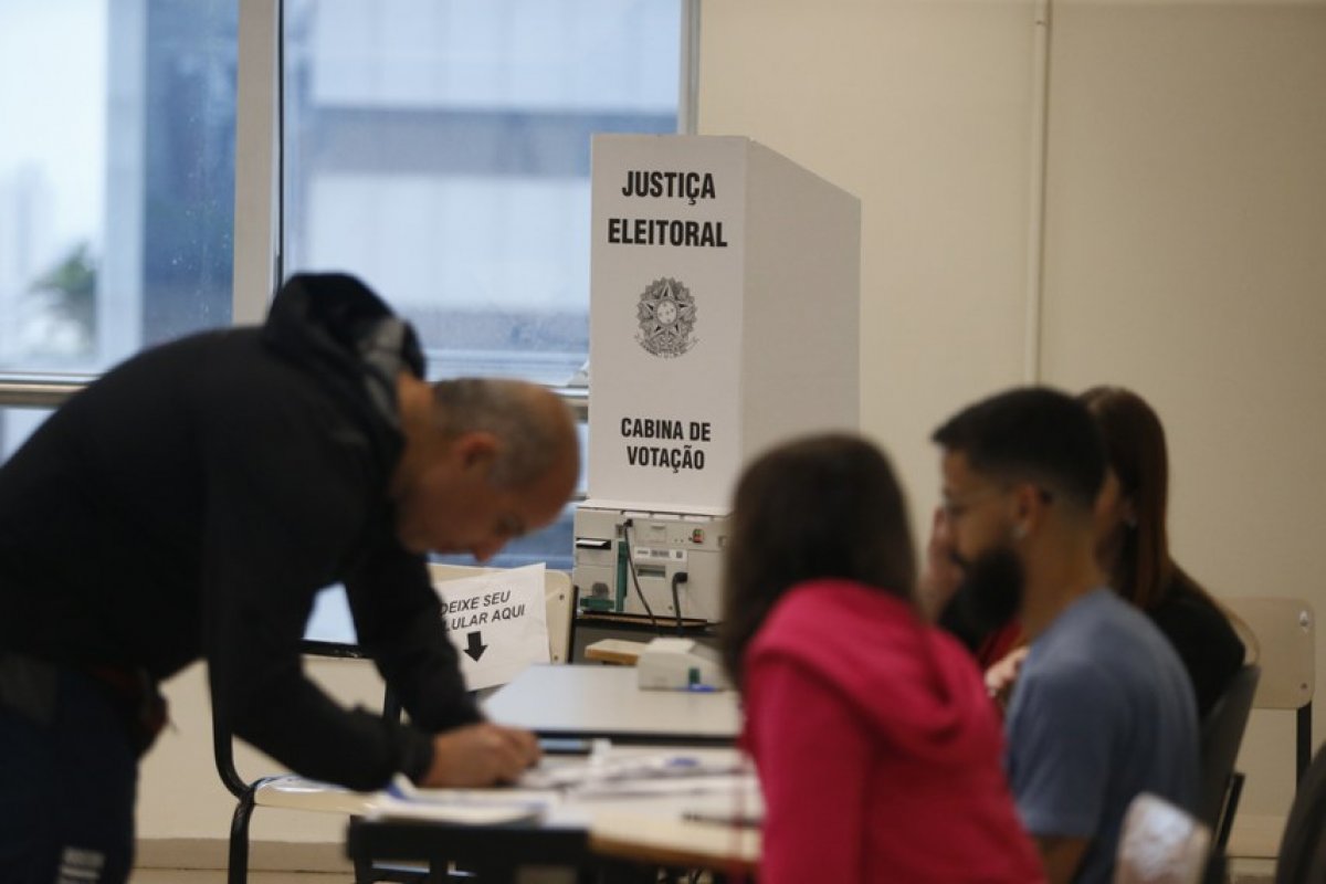 Mais de 400 locais de votação são alterados para o 2º turno das eleições; veja como consultar as mudanças  