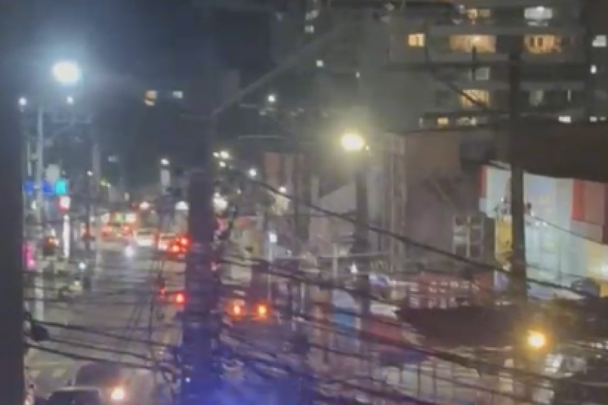 Vídeo: Homem é baleado de raspão após disparos em Brotas, Salvador