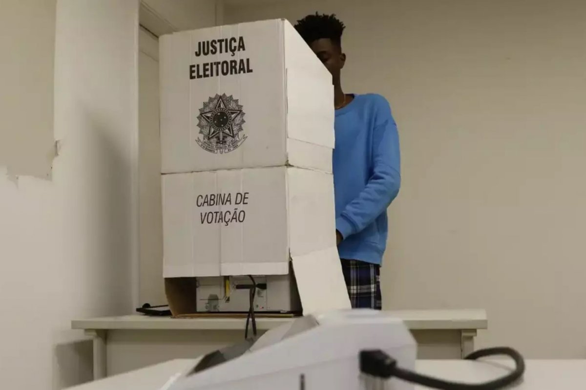 TSE reduz para 448 número de seções eleitorais alteradas para o 2º turno