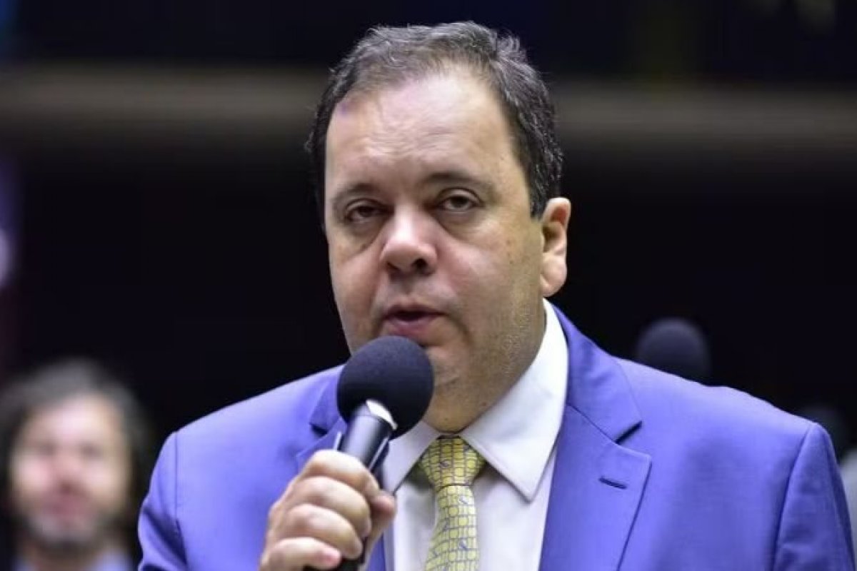 ‘Salvou a Pátria’: Elmar Nascimento agradeceu a Vorcaro por 'entrega de pacote' antes de eleição