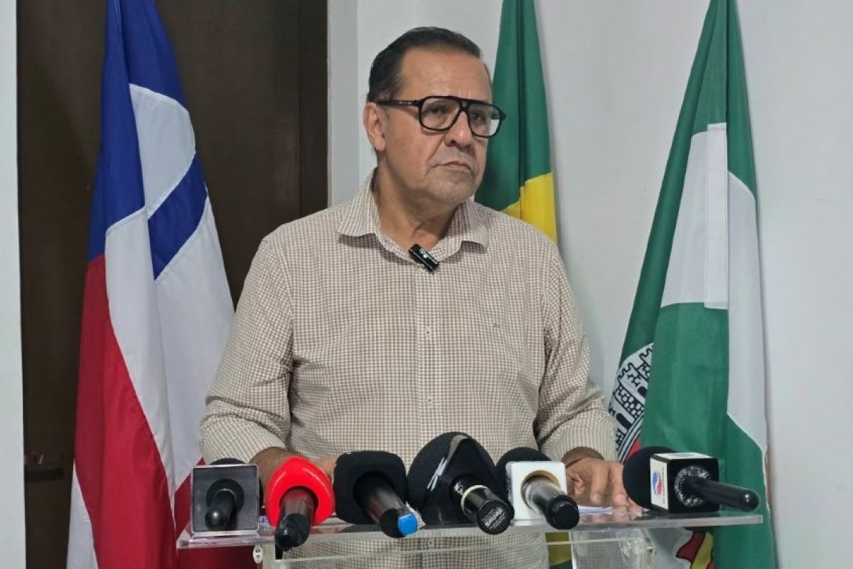 Prefeito baiano reduz o próprio salário para conter crise financeira