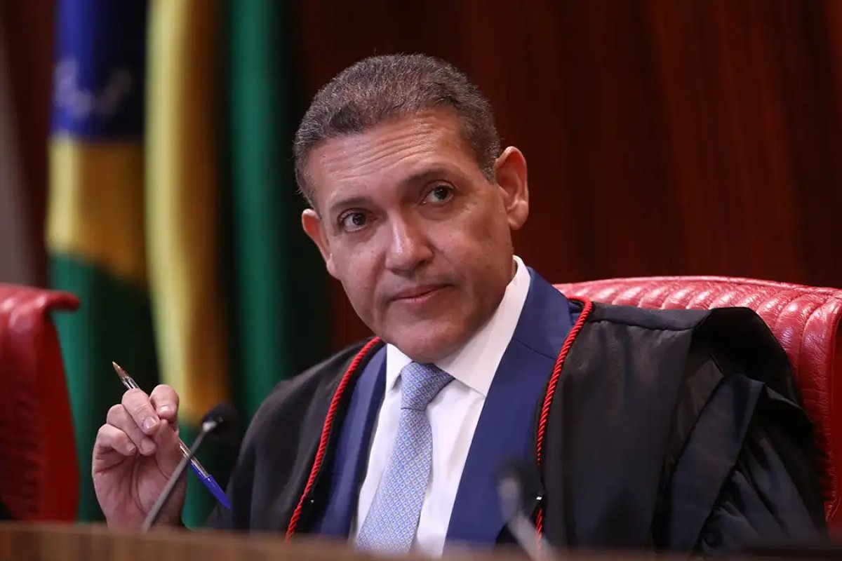 Nunes Marques dá 24 horas para a Meta apresentar dados sobre 'Exército de Lula'