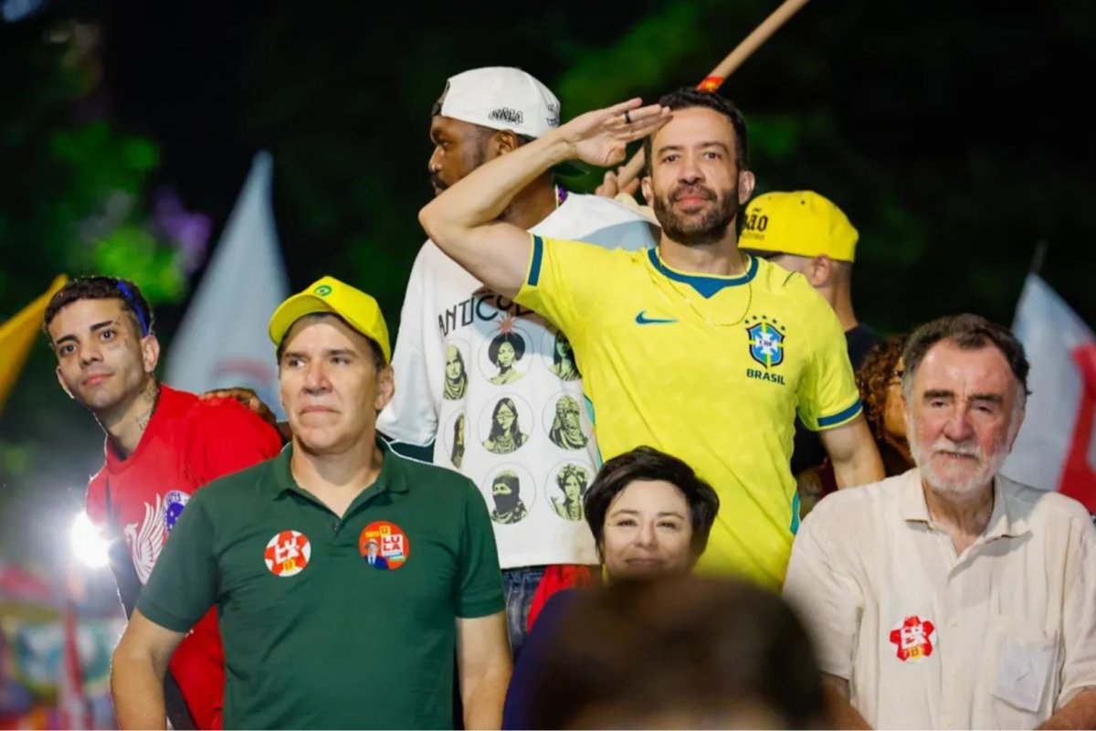 Campanha de Lula pede ao TSE para excluir canal de Janones do registro eleitoral 