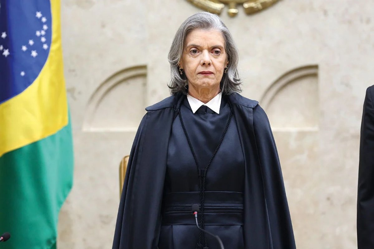 Carmem Lúcia rejeita pedido de campanha de Lula para ampliação do transporte gratuito entre estados no segundo turno