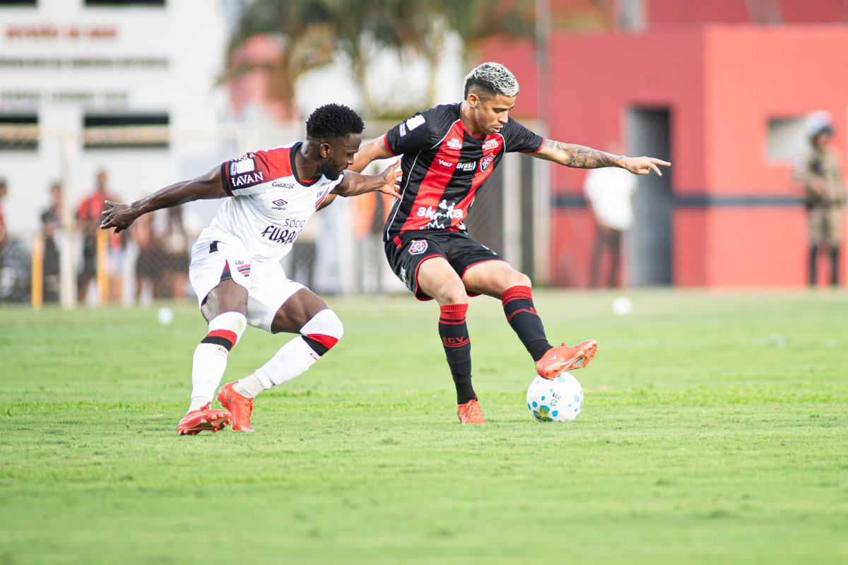 Vitória fica no 1 a 1 com Athletico-PR e soma mais um ponto no Brasileirão