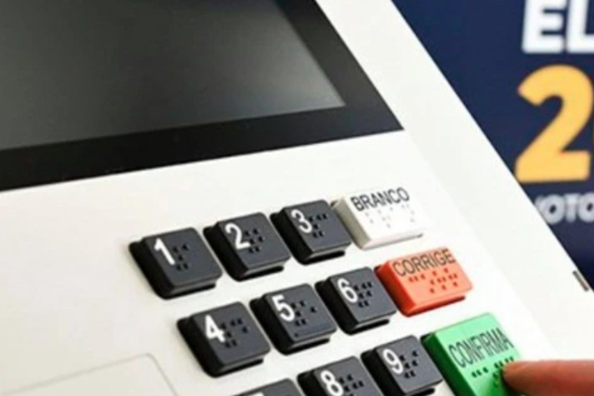 TRE-BA registra troca de 15 urnas eletrônicas e 20 denúncias no início do 2º turno
