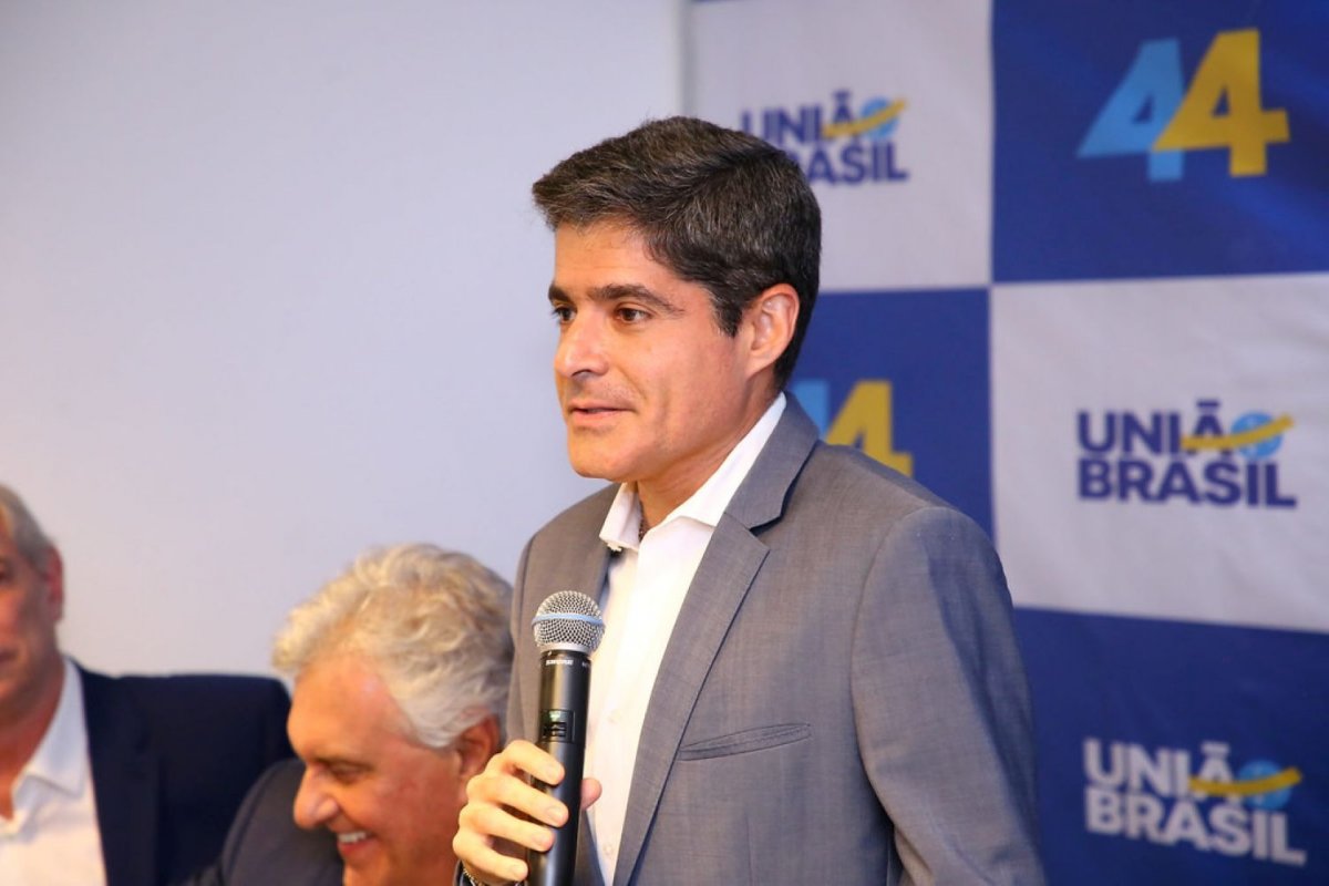 Derrotado na Bahia, ACM Neto perde mais uma disputa com o PT após apoiar Flávio Bolsonaro no 2º turno