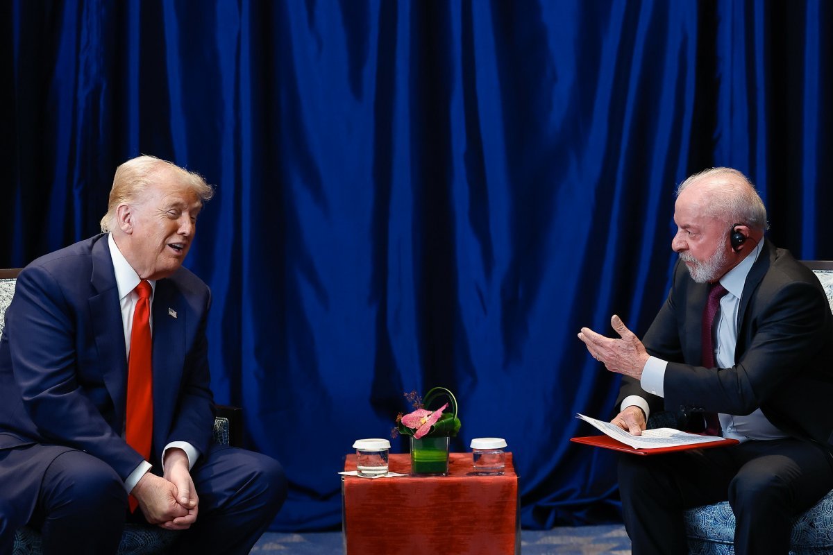Vídeo: Sem provas, Trump afirma que eleição no Brasil 'pareceu fraudada' e diz gostar de Lula