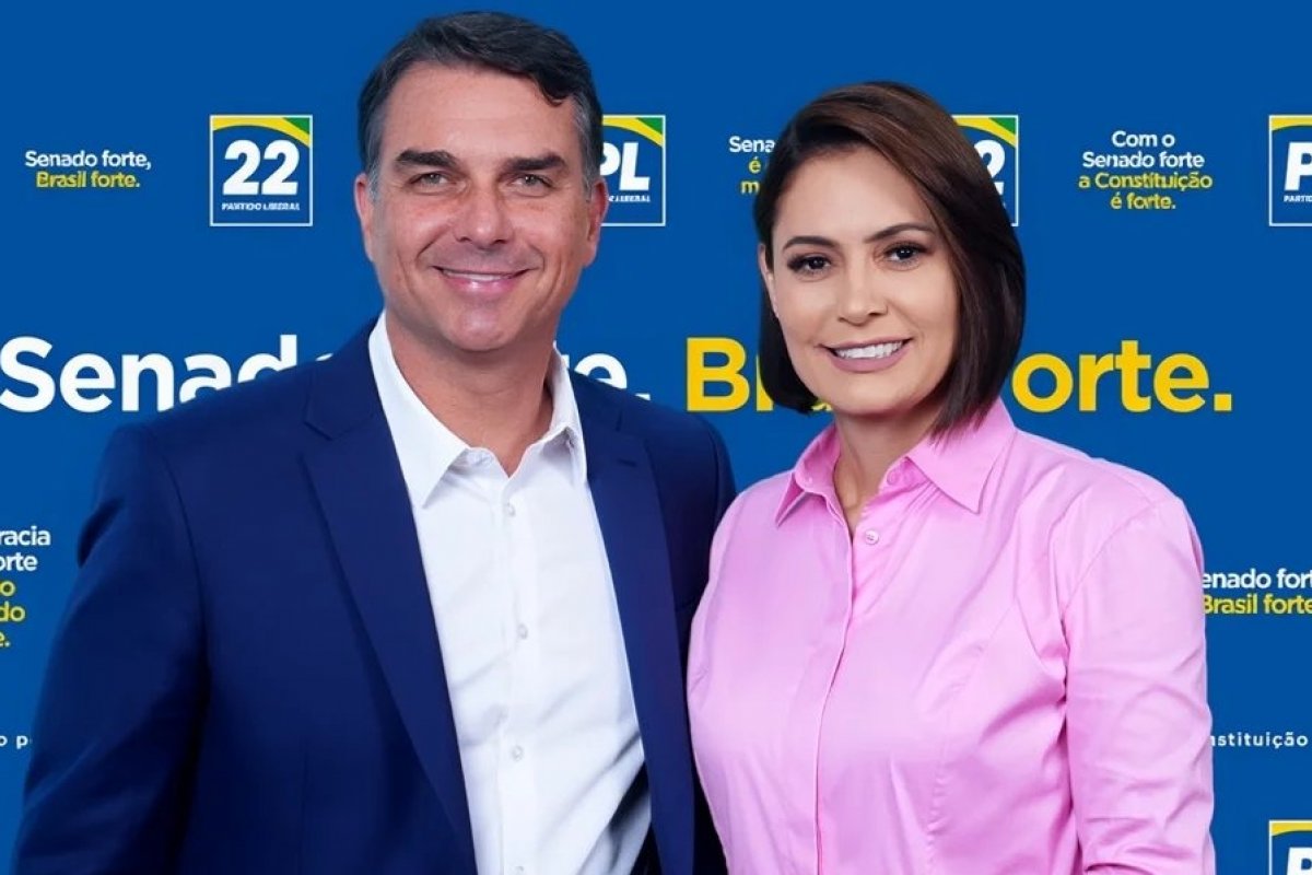 Michelle Bolsonaro confirmou a aliados saída de Flávio do Brasil