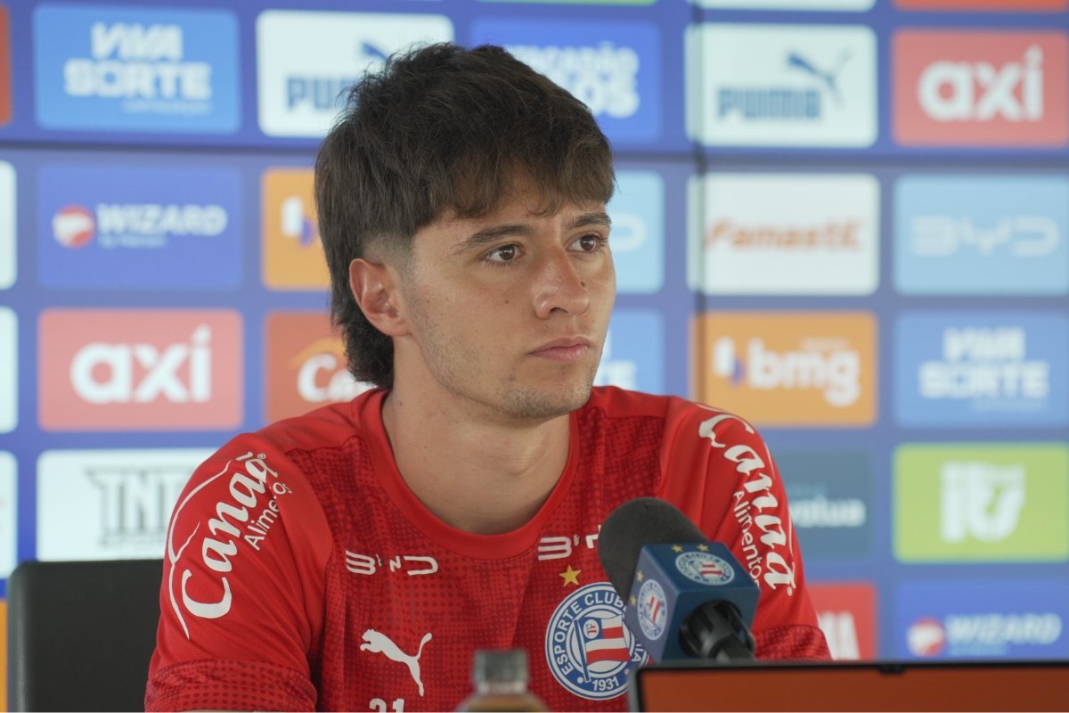 Román Gómez fala sobre disputa por posição e garante apoio a Nestor no Bahia