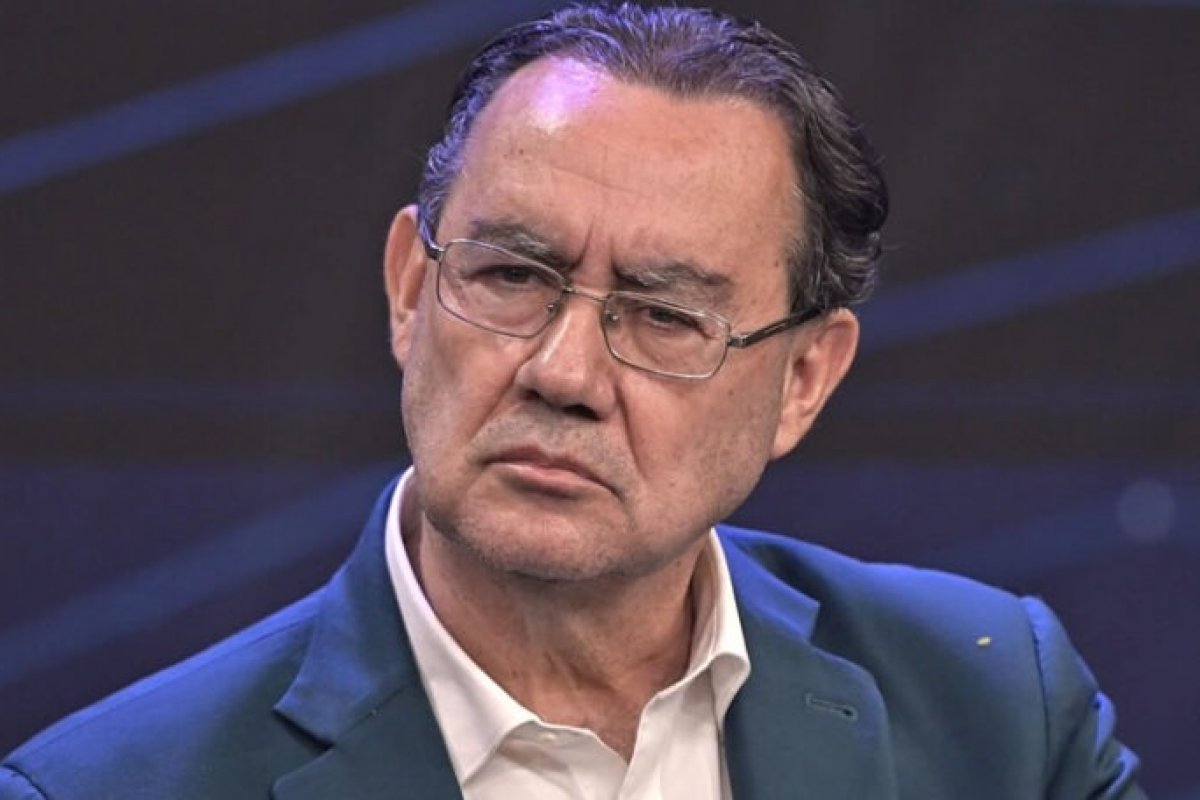 Vídeo: Augusto Cury critica fuga de Flávio Bolsonaro aos Estados Unidos: 'um piloto jamais deveria abandonar o barco'