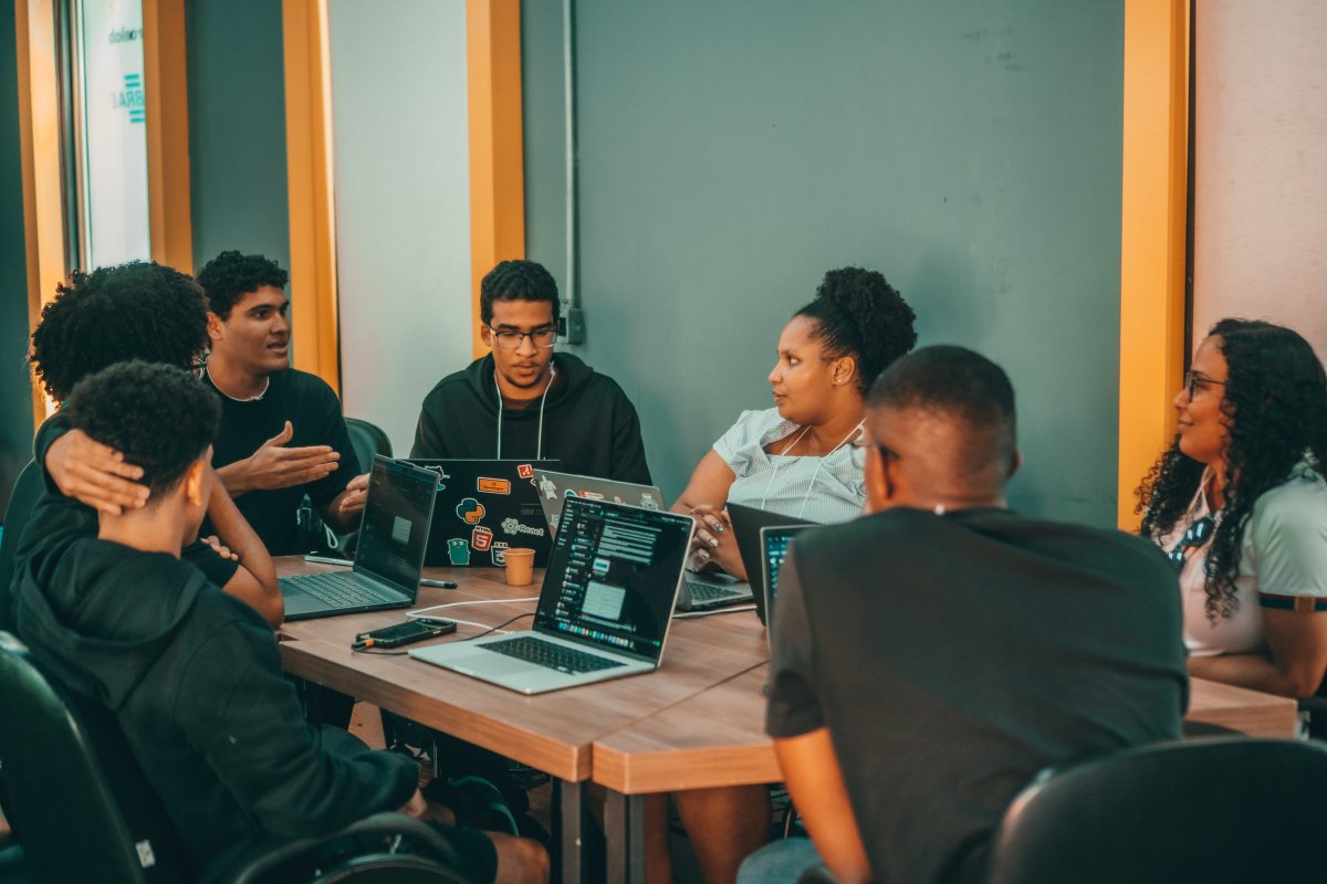 Jovens baianos buscam patrocínio para representar o Brasil em competição internacional de inovação na França! 