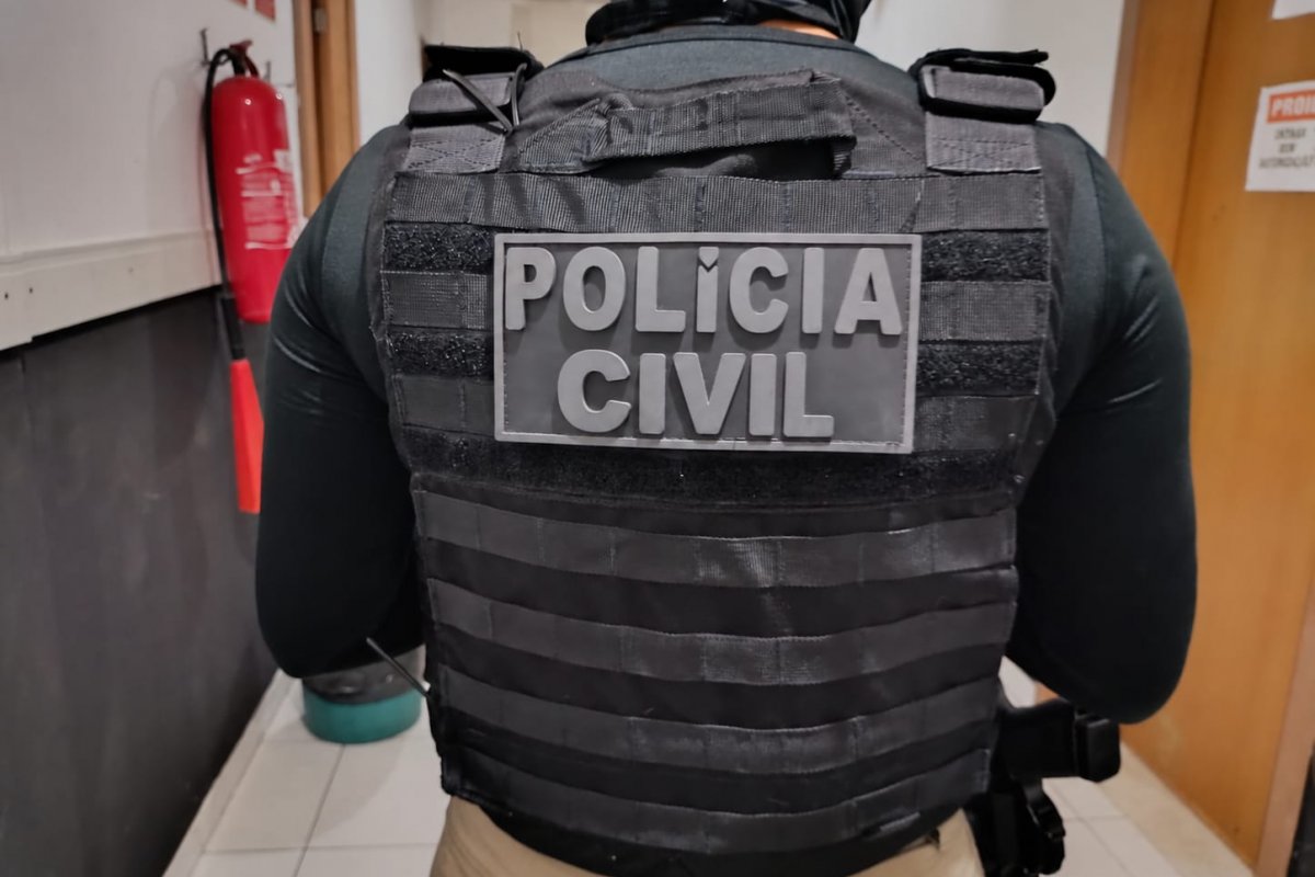 Mulher denuncia ter sido arrastada por carro do ex-companheiro em Feira de Santana