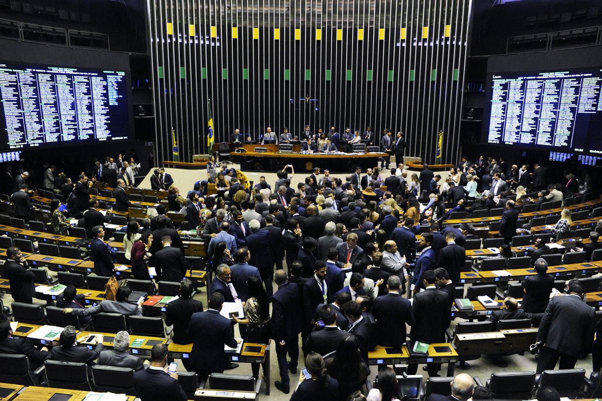 Câmara e Senado priorizam votação de auxílio a informais e orçamento só para gastos de emergência