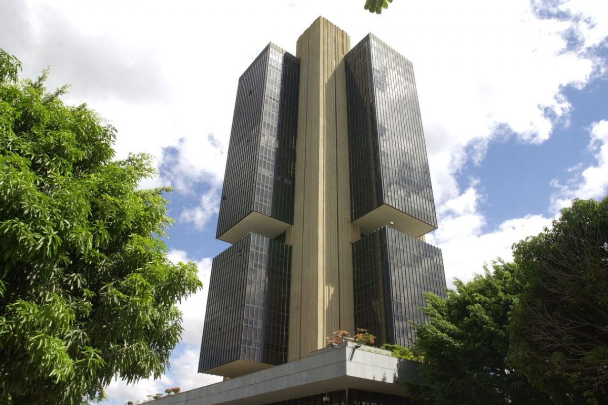 Crédito concedido pelos bancos deve crescer 6,5% este ano