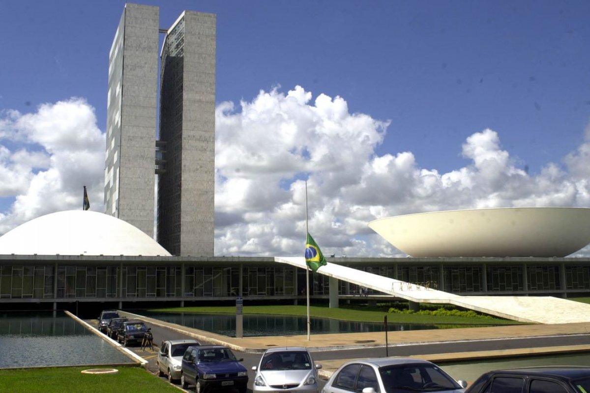 Senado aprova medida que barra exportação de equipamentos hospitalares