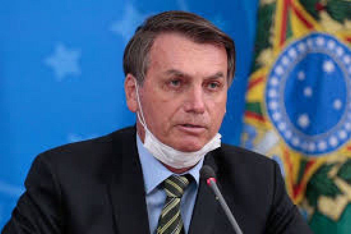 ''Não. Bom dia!'', responde Bolsonaro em resposta a editorial da Folha