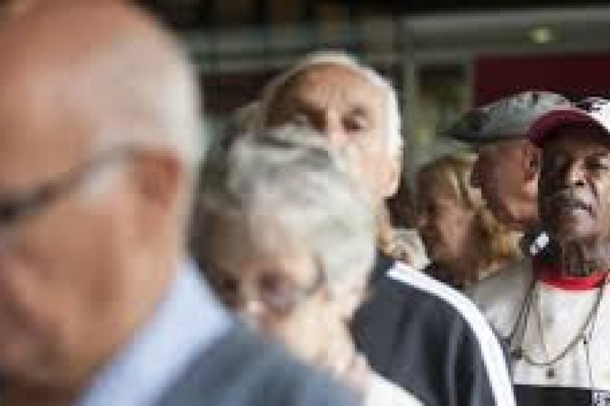 4,3 milhões de idosos estão vivendo sozinhos no Brasil
