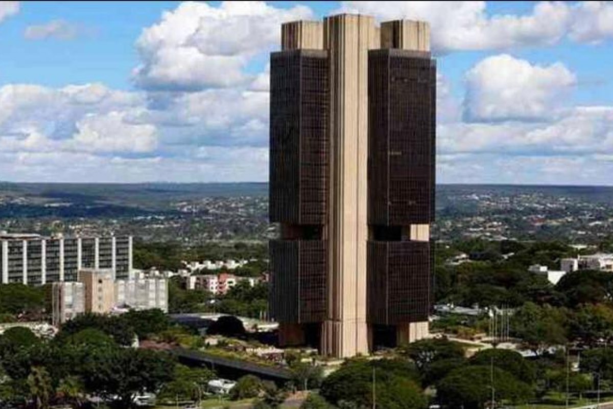 Governo anuncia  R$ 40 bi em programa de socorro a pequenas e médias empresas