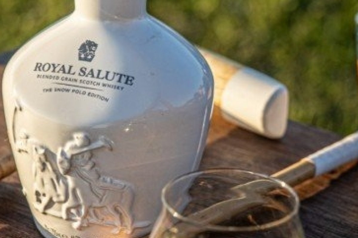 Multinacional francesa de bebidas produz e doa álcool para o Brasil