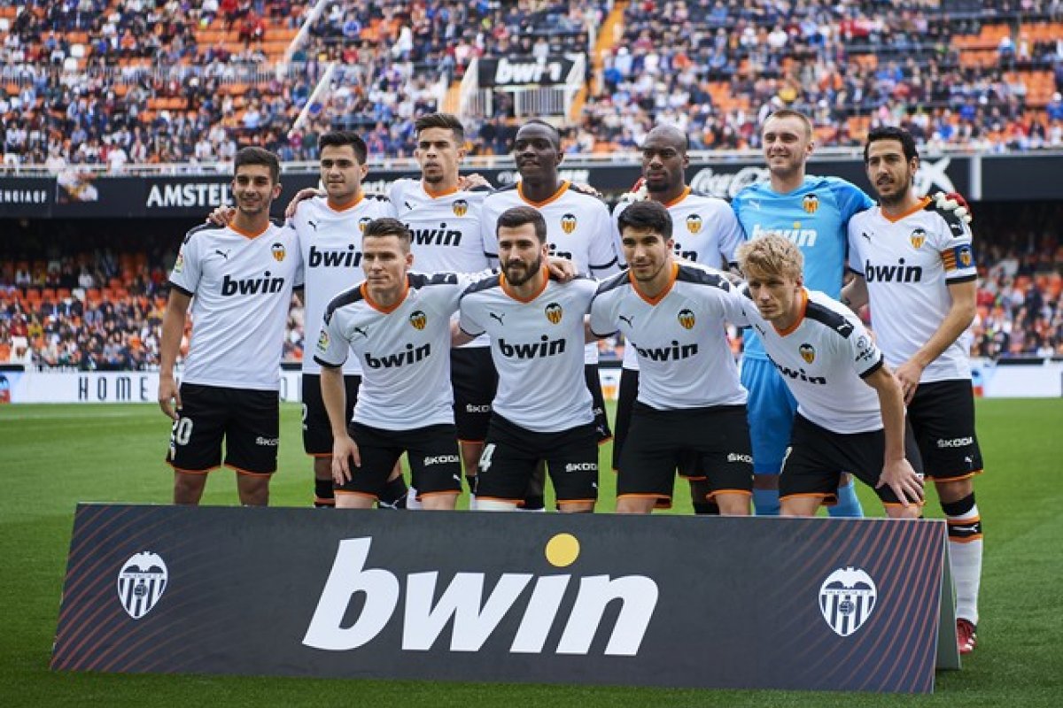 Jogadores e comissão técnica do Valencia (ESP) já estão curados da Covid-19  