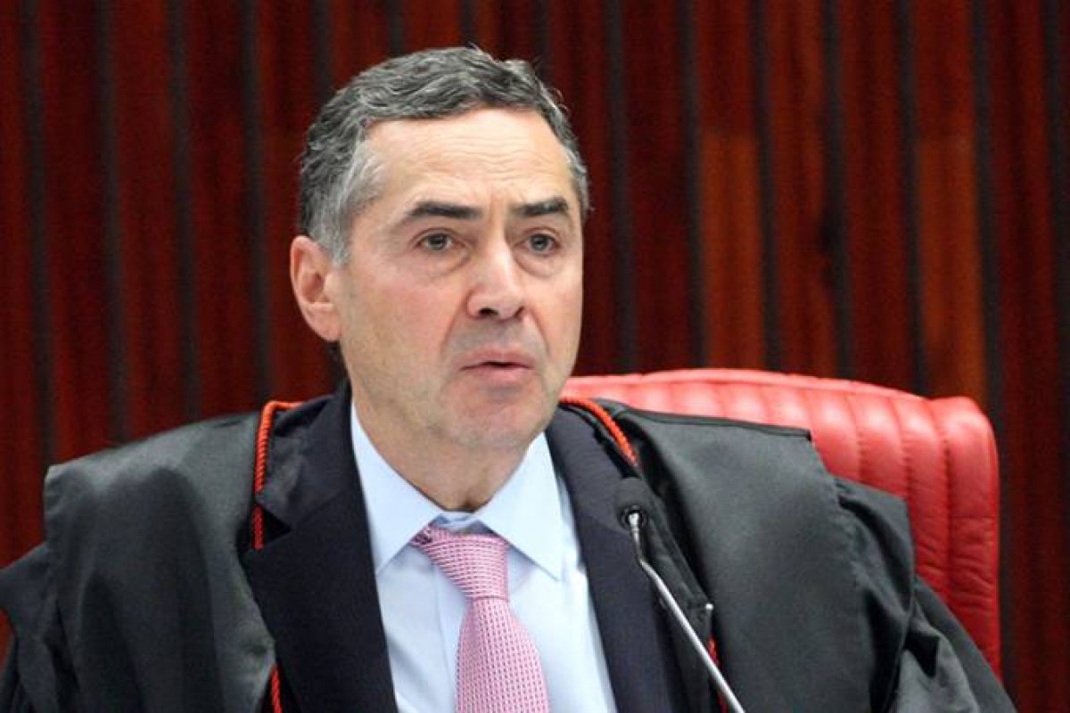 TSE cogita adiar eleições para fim do ano